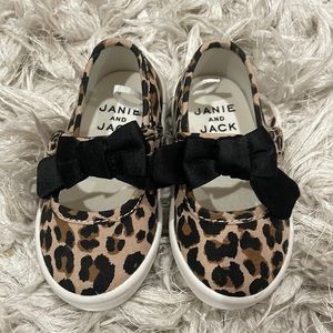 Size 4 leopard print toddler girls Janie and Jack shoes